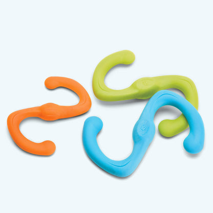 Bumi BUILT FOR GENTLE CHEWERS
Flexing to twice its length during tug-of-war, this S-shaped dog toy is a fan favorite. The smart design makes it a natural for fetch, tug-of-war, keep away, and other dog-and-human games.

Bumi’s stretchy shape makes for epi