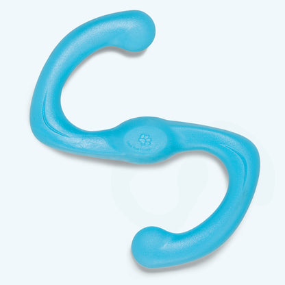 Bumi BUILT FOR GENTLE CHEWERS
Flexing to twice its length during tug-of-war, this S-shaped dog toy is a fan favorite. The smart design makes it a natural for fetch, tug-of-war, keep away, and other dog-and-human games.

Bumi’s stretchy shape makes for epi