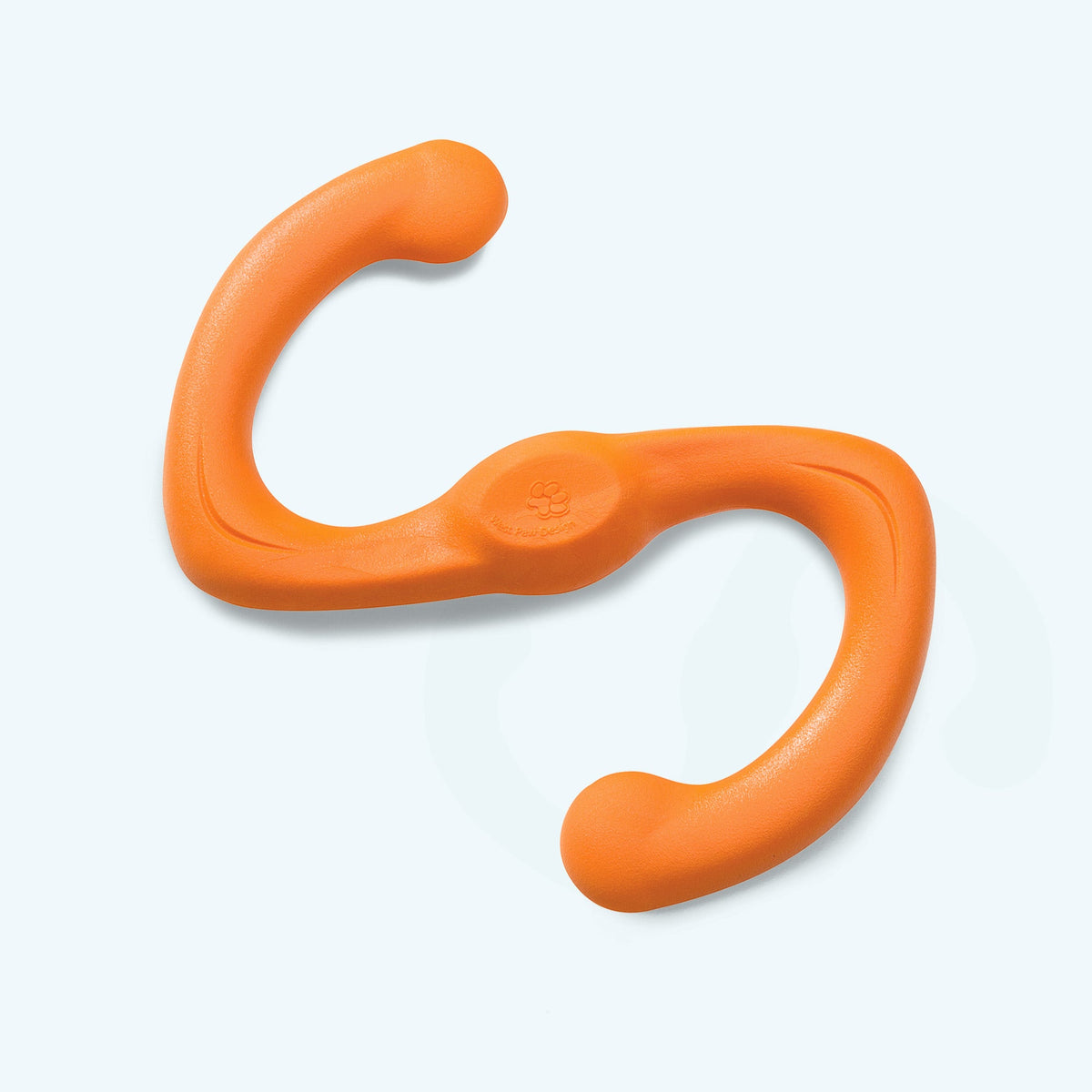 Bumi BUILT FOR GENTLE CHEWERS
Flexing to twice its length during tug-of-war, this S-shaped dog toy is a fan favorite. The smart design makes it a natural for fetch, tug-of-war, keep away, and other dog-and-human games.

Bumi’s stretchy shape makes for epi